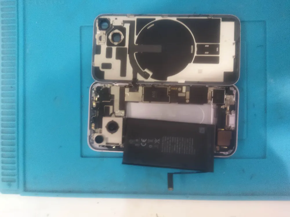 foto principale Sostituzione batteria smartphone a Anagnina, Roma - iRiparazioni | Anagnina