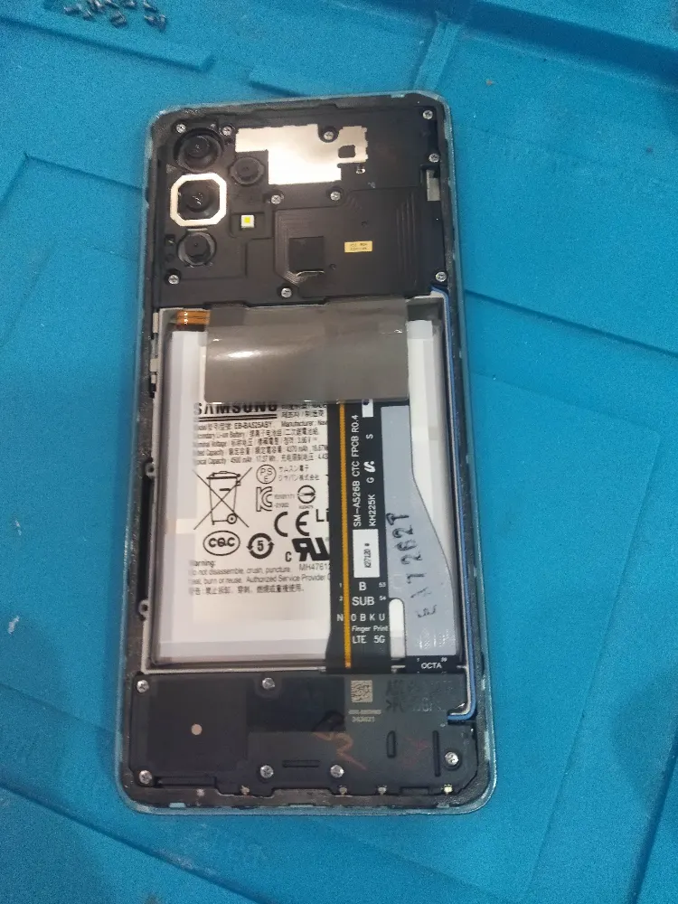 foto principale Sostituzione batteria smartphone a Anagnina, Roma - iRiparazioni | Anagnina