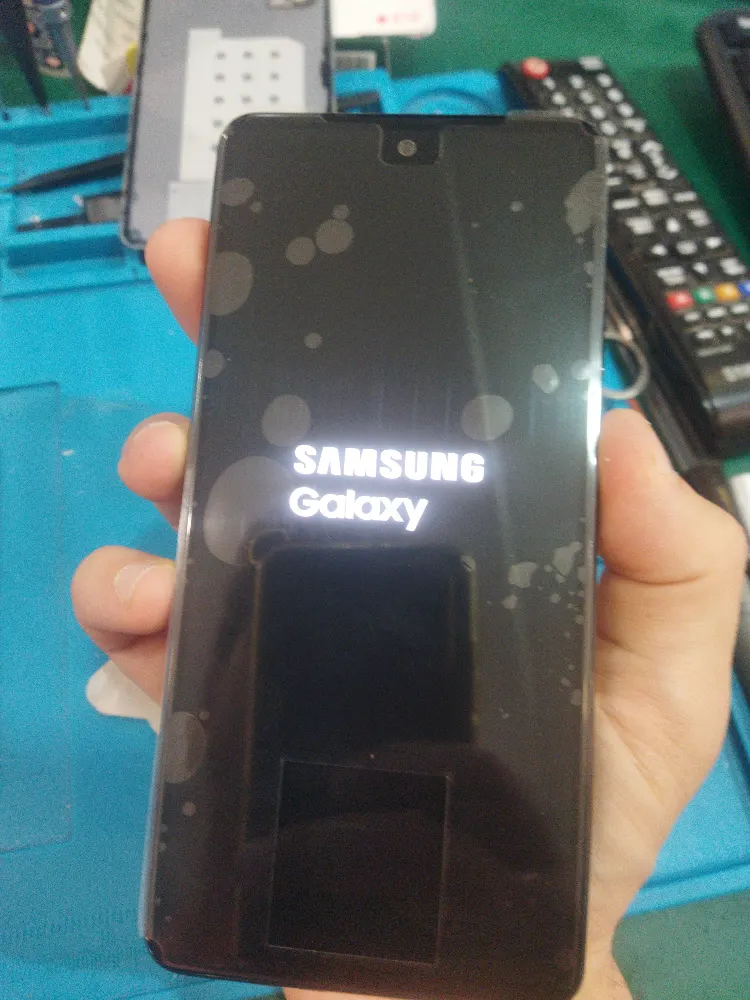 foto 2 Sostituzione schermo smartphone a Ciampino - iRiparazioni | Anagnina