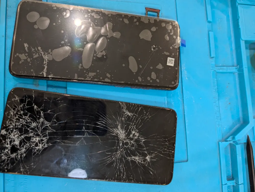 foto 3 Sostituzione schermo smartphone a Bracciano - iRiparazioni | Bracciano