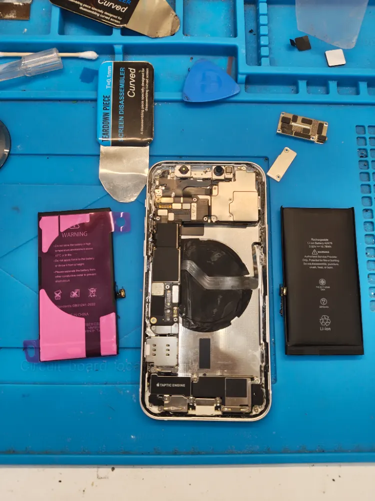 foto principale Sostituzione batteria smartphone a Bracciano - iRiparazioni | Bracciano