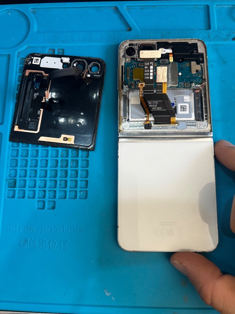foto principale Sostituzione batteria smartphone a Frosinone - iRiparazioni | Frosinone