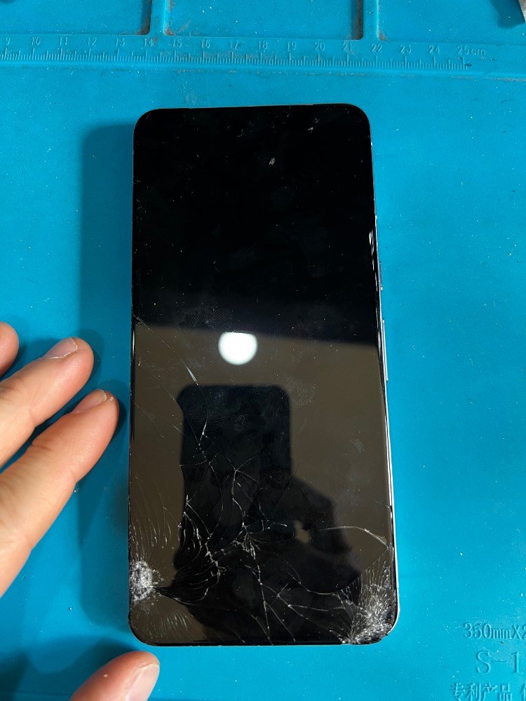 foto principale Sostituzione schermo smartphone a Centro Commerciale Le Sorgenti, Frosinone - iRiparazioni | Frosinone
